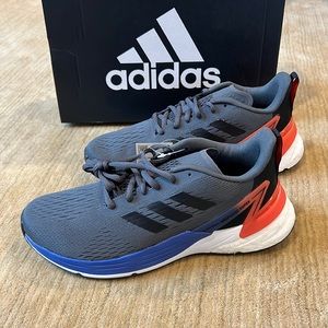 Brand NWT boys adidas response super J sneakers size 5.5